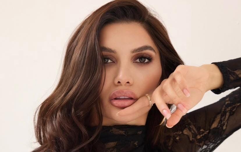 HAFTASONU MAGAZİN | Eylem Aytaş Podyumlarda iddaalı bir model olmak istiyor.